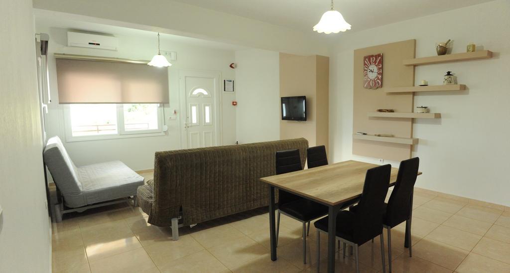 סקאלה פוטאמיאס Onites Elegant Suites מראה חיצוני תמונה